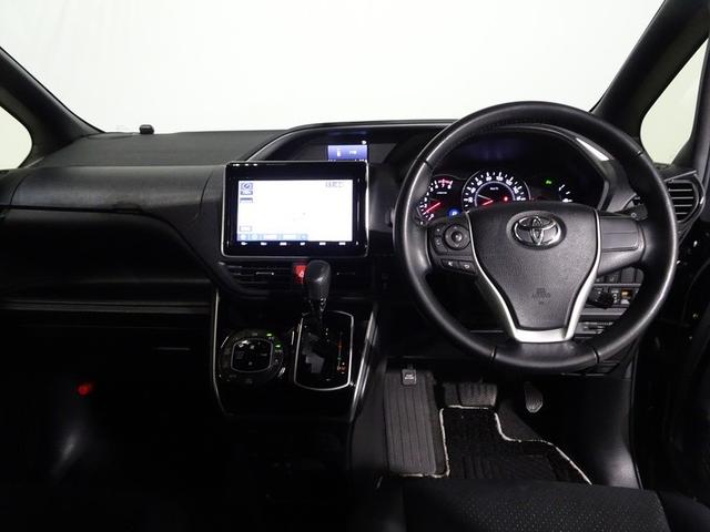 ��������܂Ƃ܂������̂���C���p�l�B�e����X�C�b�`�Ȃǂ��g���₷���ʒu�ɔz�u����Ă��܂��B