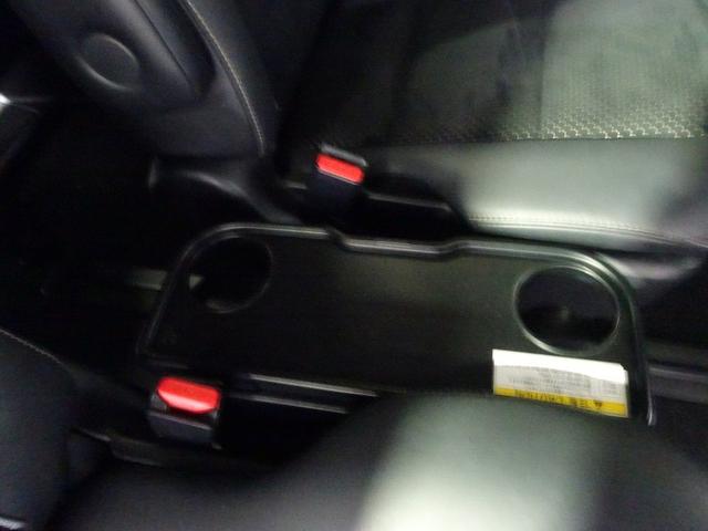 �J�b�v�z���_�[�t���T�C�h�e�[�u���B�i�[����ƁA�T�[�h�V�[�g�ւ̃E�H�[�N�X���[���o���܂��B