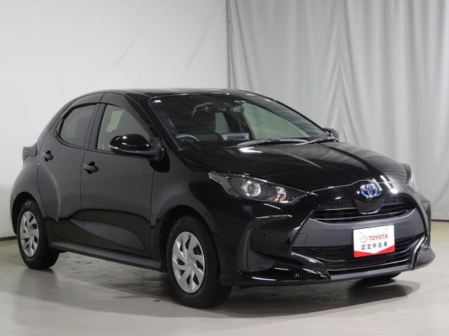 ヤリス ハイブリッドＧ　フルセグ　メモリーナビ　ミュージックプレイヤー接続可　バックカメラ　衝突被害軽減システム　ＥＴＣ　ドラレコ　ワンオーナー　記録簿（2枚目）