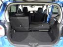 後席シートは左右分割可倒式なので、長さのある物など色々な荷物が積めます。