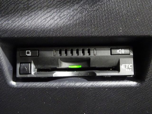 アクア クロスオーバー　フルセグ　メモリーナビ　ＤＶＤ再生　バックカメラ　衝突被害軽減システム　オートマチックハイビーム　ＥＴＣ　ドラレコ　スマートキー　オートエアコン　シートヒーター　ＬＥＤヘッドランプ　純正アルミ（13枚目）