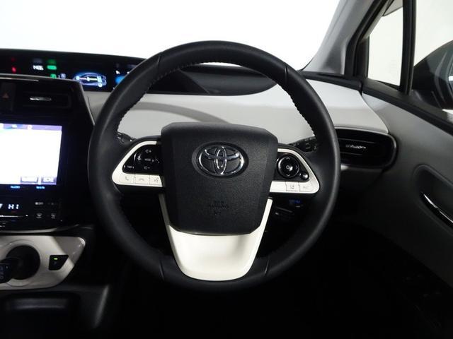 プリウス Ｓツーリングセレクション　フルセグ　メモリーナビ　バックカメラ　衝突被害軽減システム　オートマチックハイビーム　クルーズコントロール　ＥＴＣ　スマートキー　シートヒーター　ＬＥＤヘッドランプ　純正アルミ　合皮シート（8枚目）