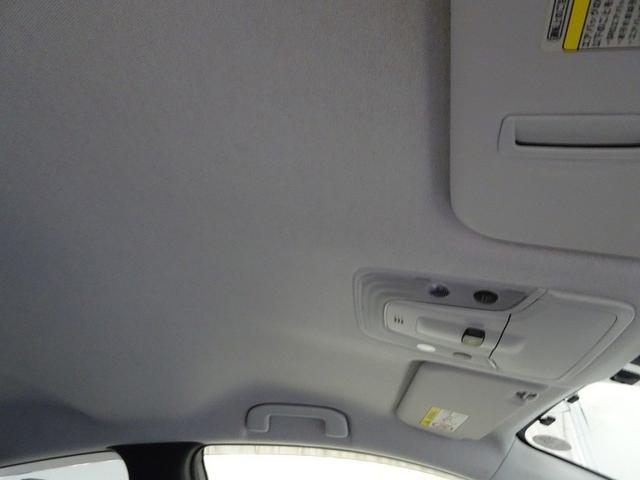 プリウス Ｓツーリングセレクション　フルセグ　メモリーナビ　バックカメラ　衝突被害軽減システム　オートマチックハイビーム　クルーズコントロール　ＥＴＣ　スマートキー　シートヒーター　ＬＥＤヘッドランプ　純正アルミ　合皮シート（24枚目）