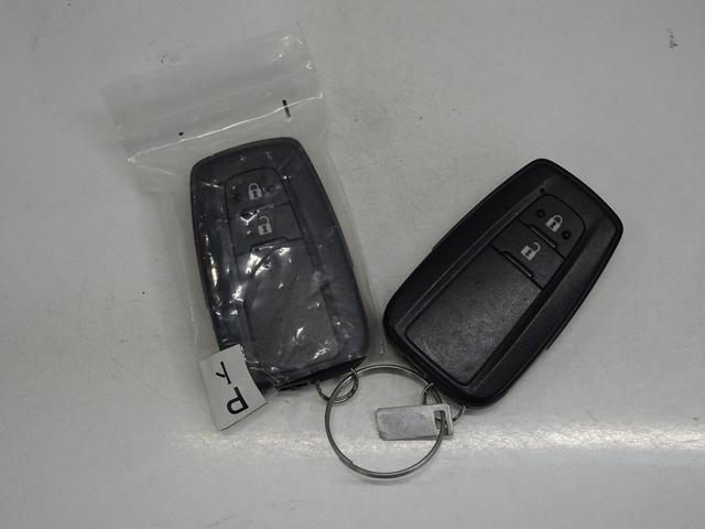 プリウス Ｓツーリングセレクション　フルセグ　メモリーナビ　バックカメラ　衝突被害軽減システム　オートマチックハイビーム　クルーズコントロール　ＥＴＣ　スマートキー　シートヒーター　ＬＥＤヘッドランプ　純正アルミ　合皮シート（50枚目）