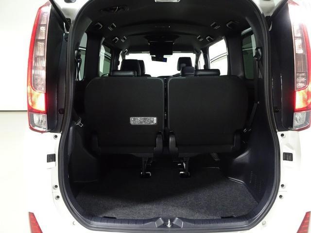 �������̂Ȃ��V�䂪�A�ԓ�������ɍL�����������Ă���܂��B