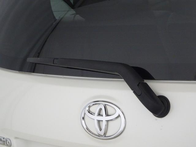 雨中の後方視界も、よりクリアに！リヤワイパー付き。