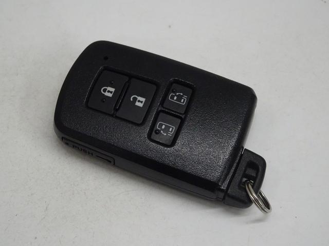 �X�}�[�g�L�[�B����������Ă��邾���ŁA�h�A���b�N�̊J�A�X���C�h�h�A�̊J�A�G���W���n���������^�b�`�B