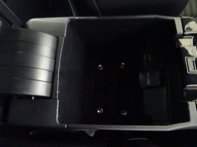 カローラツーリング ハイブリッド　ダブルバイビー　ディスプレイオーディオ　メモリーナビ　ＤＶＤ再生　バックカメラ　衝突被害軽減システム　オートマチックハイビーム　クルーズコントロール　ＥＴＣ　ドラレコ　スマートキー　ＬＥＤヘッドランプ（41枚目）