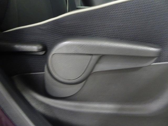 �^�]�ȃV�[�g�͏㉺�A�W���X�^�[�t���ŁA�œK�̃h���C�r���O�|�W�V�����ɍ��킹�₷���Ȃ��Ă��܂��B