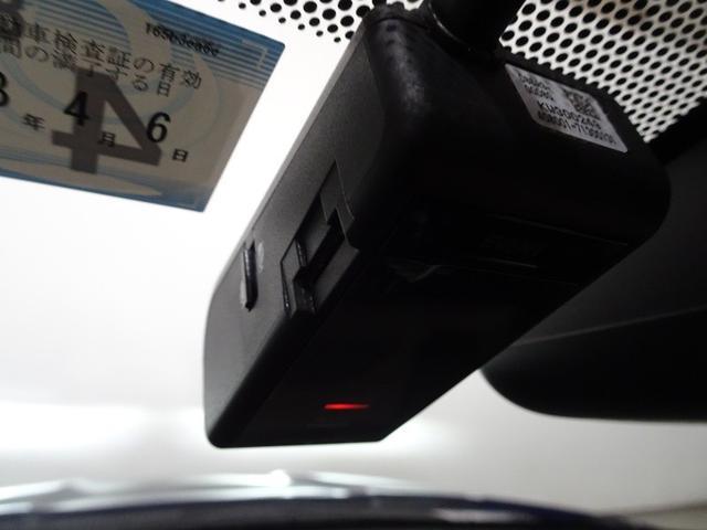 �����������F�����̉^�]�Ȏ���B�O���̗��Ȃ���������Ƃ����f�U�C���B