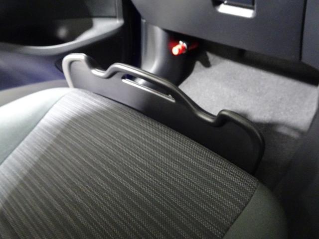 ��������܂Ƃ܂������̂���C���p�l�B�e����X�C�b�`�Ȃǂ��g���₷���ʒu�ɔz�u����Ă��܂��B