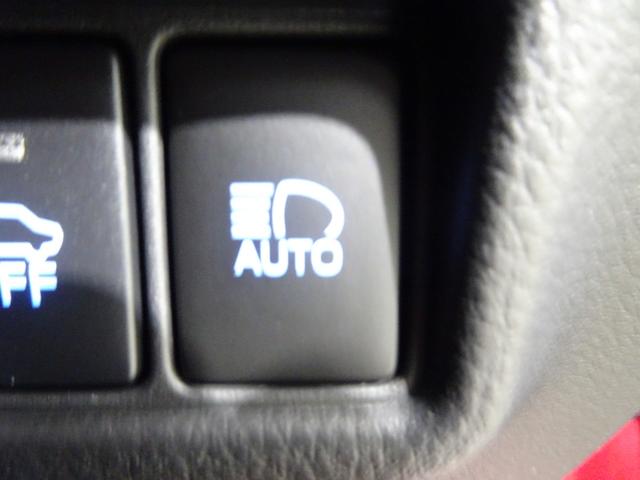 �^�]�Ȃ̃Z���^�[�A�[�����X�g���̎��[�{�b�N�X�B