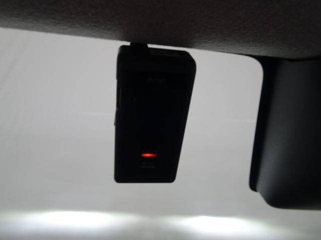 �����������F�����̉^�]�Ȏ���B�O���̗��Ȃ���������Ƃ����f�U�C���B