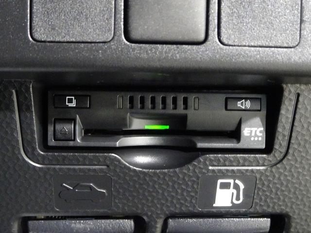 �t�����g�V�[�g�́A�������Ⓑ���ԉ^�]���Ă����ɂ������S�n�ǂ����K�h���C�u�B