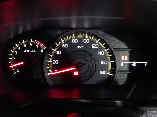 �Ԍɓ���̎��Ȃǂɂ��𗧂��̃R�[�i�[�Z���T�[�t���I�N���}�̑O��̃Z���T�[�ŏ�Q�������m���A�����ɉ����Čx������ς��Ă��m�点�����Ă���܂��B