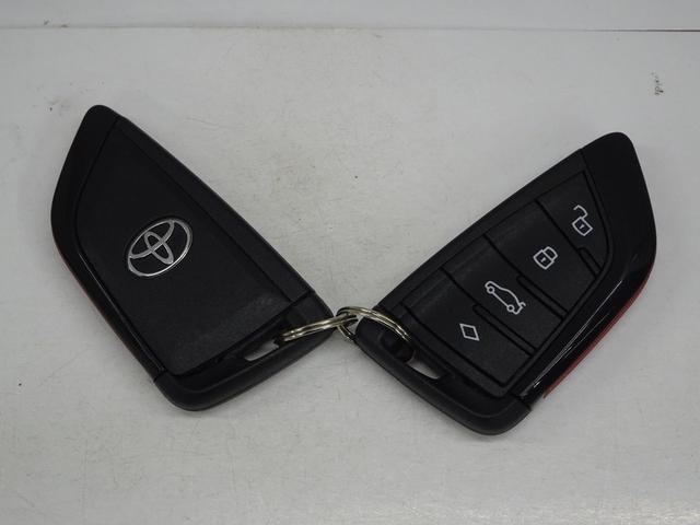 �X�}�[�g�L�[�B�J�o���̒����献�����o���K�v���Ȃ��A�����Ƀh�A���b�N�̊J���ł��܂��I���肪�ו��łӂ������Ă��鎞��J�̎��ȂǕ֗��ł��I