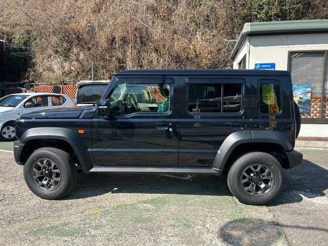 ジムニーノマド 　４ＷＤ・レーンキープアシスト・キーレス・盗難防止システム・キーレスエントリー・ヘッドライトウォッシャー・衝突軽減システム・（5枚目）