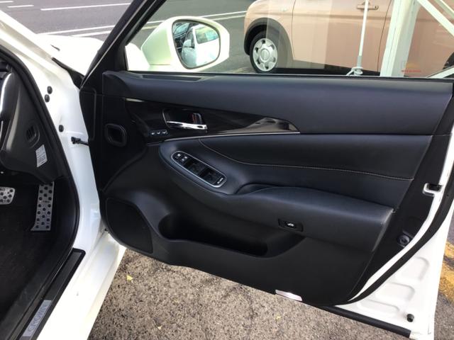 クラウンハイブリッド アスリートＧ　全方位モニター／ＥＴＣ／Ｂｌｕｅｔｏｏｔｈ対応／バックカメラ／車検１０年１月（32枚目）