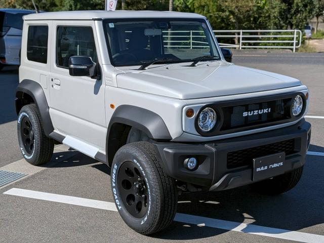 ジムニーシエラ ＪＣ　登録済み未使用車　オートマ車　４型最終モデル　カスタム車　リフトアップ　オートルビーズ仕様　スズスポグリル　ＴＯＹＯオープンカントリーホワイトレタータイヤ　Ｒａｍｏｎｅ２ホイール（4枚目）