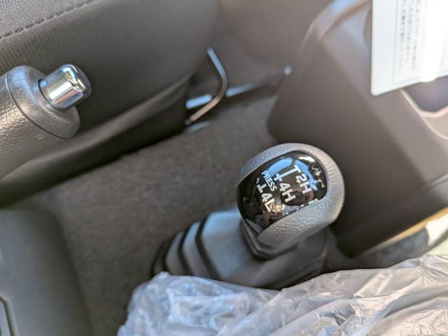 ジムニーシエラ ＪＣ　登録済み未使用車　オートマ車　４型最終モデル　カスタム車　リフトアップ　オートルビーズ仕様　スズスポグリル　ＴＯＹＯオープンカントリーホワイトレタータイヤ　Ｒａｍｏｎｅ２ホイール（27枚目）