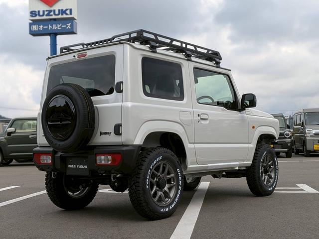 ジムニー ＸＣ　届出済未使用車　４型最終モデル　リフトアップ　ルーフラック付き　２２グリル　トーヨーオープンカントリーホワイトレタータイヤ　カスタム車　オートルビーズ仕様（5枚目）