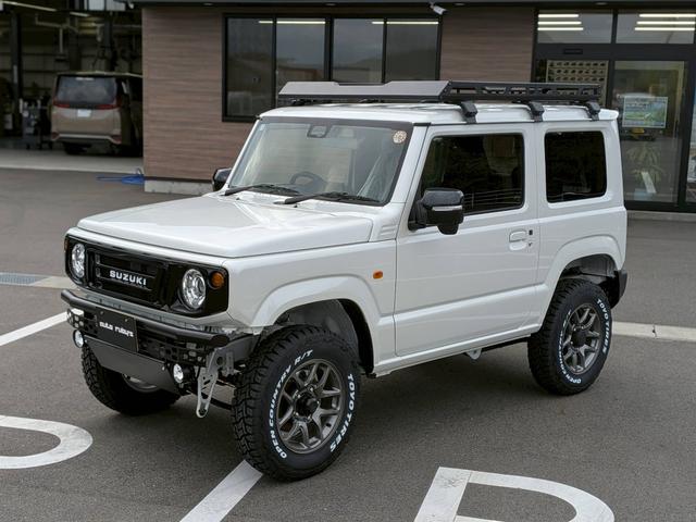 ジムニー ＸＣ　届出済未使用車　４型最終モデル　リフトアップ　ルーフラック付き　２２グリル　トーヨーオープンカントリーホワイトレタータイヤ　カスタム車　オートルビーズ仕様（9枚目）