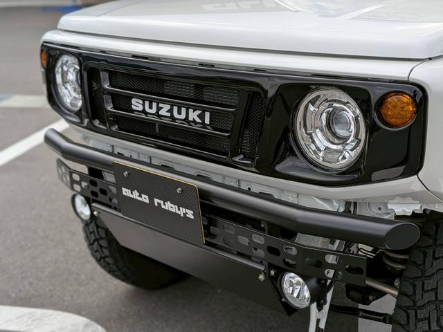 ジムニー ＸＣ　届出済未使用車　４型最終モデル　リフトアップ　ルーフラック付き　２２グリル　トーヨーオープンカントリーホワイトレタータイヤ　カスタム車　オートルビーズ仕様（10枚目）
