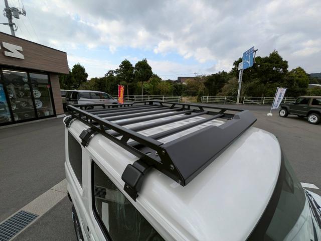 ジムニー ＸＣ　届出済未使用車　４型最終モデル　リフトアップ　ルーフラック付き　２２グリル　トーヨーオープンカントリーホワイトレタータイヤ　カスタム車　オートルビーズ仕様（16枚目）