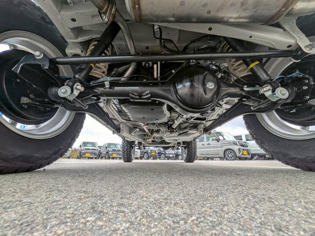 ジムニー ＸＣ　届出済未使用車　４型最終モデル　リフトアップ　ルーフラック付き　２２グリル　トーヨーオープンカントリーホワイトレタータイヤ　カスタム車　オートルビーズ仕様（20枚目）