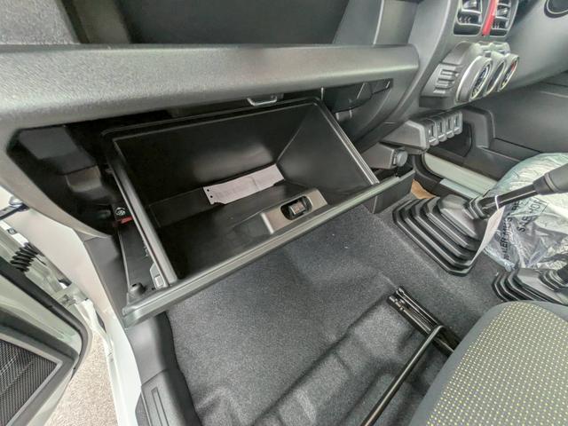 ジムニー ＸＣ　届出済未使用車　４型最終モデル　リフトアップ　ルーフラック付き　２２グリル　トーヨーオープンカントリーホワイトレタータイヤ　カスタム車　オートルビーズ仕様（35枚目）