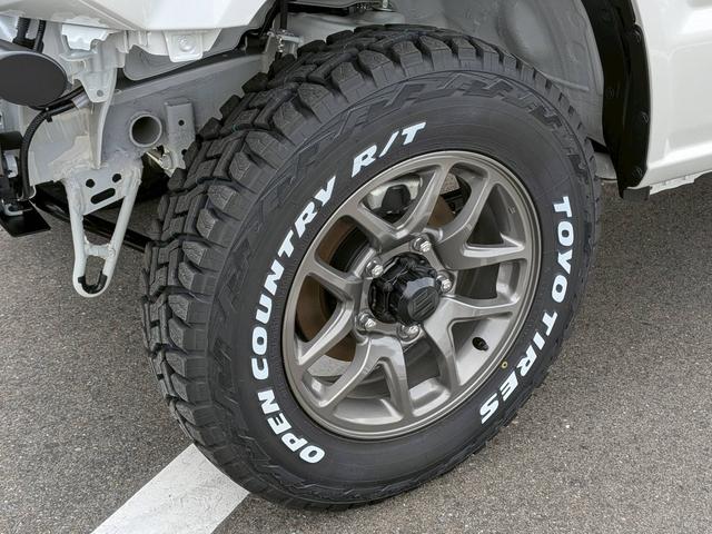 ジムニー ＸＣ　届出済未使用車　４型最終モデル　リフトアップ　ルーフラック付き　２２グリル　トーヨーオープンカントリーホワイトレタータイヤ　カスタム車　オートルビーズ仕様（40枚目）