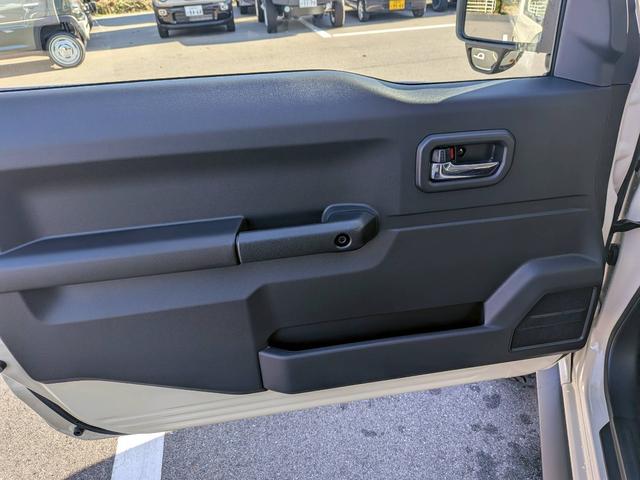 ジムニーシエラ JC 登録済未使用車 新型 5型 改良モデル リフトUP スズスポグリル ルーフキャリア Raomone2ホイール TOYOオープンカントリーRTタイヤ ホワイトレター ディスプレイオーディオ バックカメラ(42枚目)