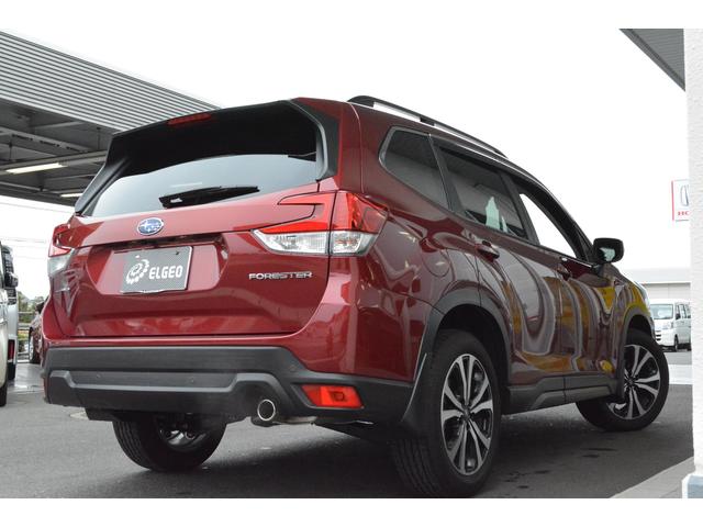 プレミアム ワンオーナー 純正ナビ8インチ 4WD 禁煙車(4枚目)