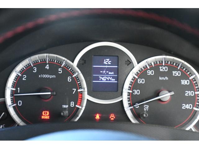 スイフトスポーツ ベースグレード　ベースグレード　６速ＭＴ　フルセグナビ　Ｂｌｕｅｔｏｏｔｈ対応　ＨＩＤヘッドライト　ＥＴＣ　純正１７インチアルミ　クルーズコントロール　スマートキー＆プッシュスタート　オートエアコン　禁煙車（29枚目）