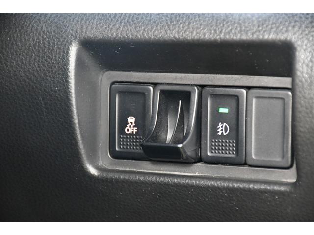 スイフトスポーツ ベースグレード　ベースグレード　６速ＭＴ　フルセグナビ　Ｂｌｕｅｔｏｏｔｈ対応　ＨＩＤヘッドライト　ＥＴＣ　純正１７インチアルミ　クルーズコントロール　スマートキー＆プッシュスタート　オートエアコン　禁煙車（33枚目）