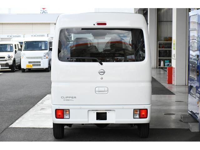 �G���W�I�͎����Ԑ����H��𕹐݁B�݌ɎԂ̓_������A�t�^�[�܂ŃG���W�I�ւ��C�����������B