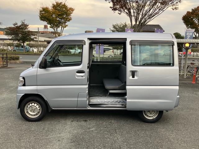 ミニキャブバン CD ハイルーフ 両側スライドドア 5速マニュアル(MT)車 エアコン パワーステアリング エアバッグ メンテナンスノート 取扱説明書(9枚目)