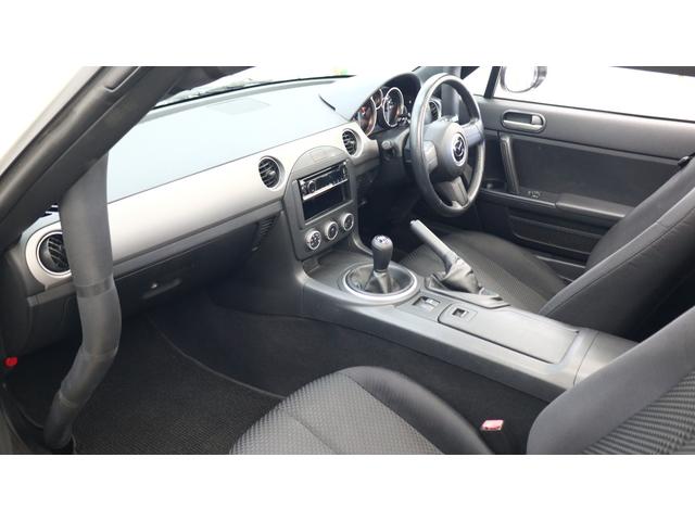 ロードスター ＮＲ－Ａ　ＲＡＹＳ１６インチアルミ　マツダ純正７点ロールバー　ビルシュタインサスペンション　ＨＩＤ　Ｂｌｕｅｔｏｏｔｈ付きオーディオ（8枚目）