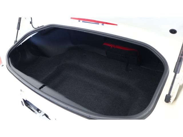 ロードスター ＮＲ－Ａ　ＲＡＹＳ１６インチアルミ　マツダ純正７点ロールバー　ビルシュタインサスペンション　ＨＩＤ　Ｂｌｕｅｔｏｏｔｈ付きオーディオ（11枚目）