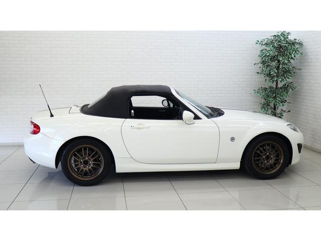 ロードスター ＮＲ－Ａ　ＲＡＹＳ１６インチアルミ　マツダ純正７点ロールバー　ビルシュタインサスペンション　ＨＩＤ　Ｂｌｕｅｔｏｏｔｈ付きオーディオ（52枚目）