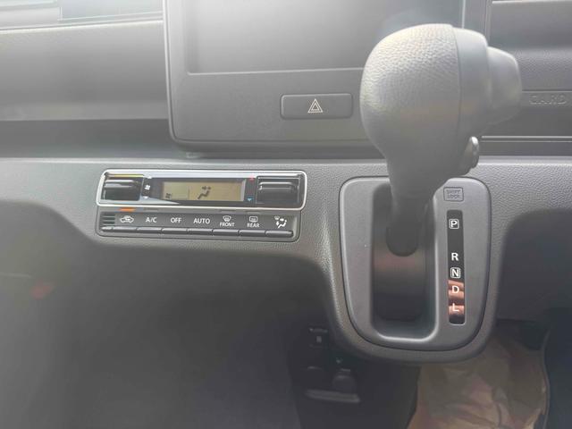 シフトレバー。ぜひ一度お客様の目で確認してください。