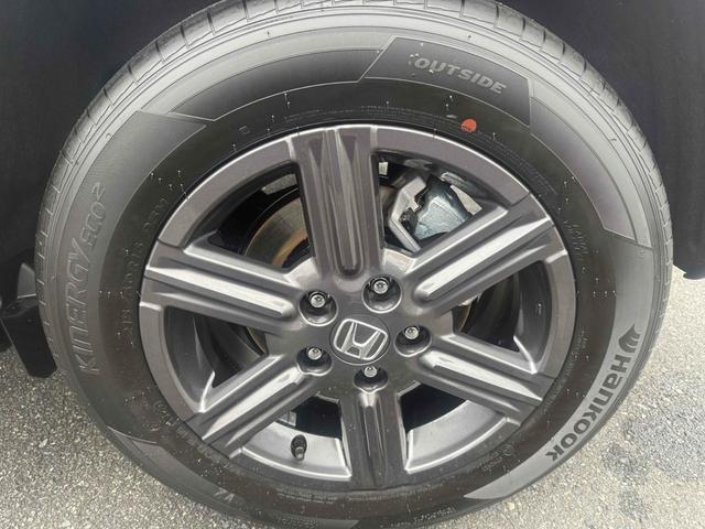 ヴェゼル ｅ：ＨＥＶ　Ｘ・ＨｕＮＴパッケージ　クリアランスソナー　オートクルーズコントロール　レーンアシスト　衝突被害軽減システム　オートライト　ＬＥＤヘッドランプ　アルミホイール　スマートキー　電動格納ミラー　ＣＶＴ　盗難防止システム（21枚目）