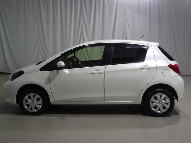 ヴィッツ Ｆ　４ＷＤ　ワンセグ　メモリーナビ　ミュージックプレイヤー接続可　バックカメラ　ワンオーナー　記録簿（2枚目）