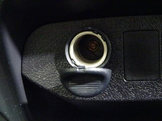 ヴィッツ Ｆ　４ＷＤ　ワンセグ　メモリーナビ　ミュージックプレイヤー接続可　バックカメラ　ワンオーナー　記録簿（28枚目）