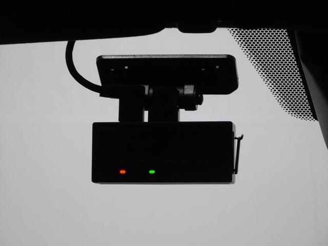 ハイエースバン ロングスーパーＧＬ　ディーゼル　４ＷＤ　フルセグ　メモリーナビ　ＤＶＤ再生　バックカメラ　衝突被害軽減システム　オートマチックハイビーム　ＥＴＣ　ドラレコ　スマートキー　両側電動スライド　ＬＥＤヘッドランプ　純正アルミ（8枚目）