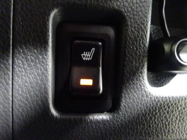 シートヒーター機能付き。シートがすぐに暖かくなるので、冬のドライブにあると嬉しい機能です！