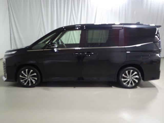 ヴォクシー Ｓ－Ｚ　フルセグ　メモリーナビ　ＤＶＤ再生　ミュージックプレイヤー接続可　後席モニター　バックカメラ　衝突被害軽減システム　ＥＴＣ　ドラレコ　両側電動スライド　ＬＥＤヘッドランプ　乗車定員７人　３列シート（2枚目）