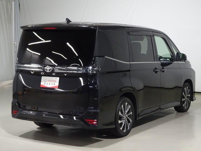 ヴォクシー Ｓ－Ｚ　フルセグ　メモリーナビ　ＤＶＤ再生　ミュージックプレイヤー接続可　後席モニター　バックカメラ　衝突被害軽減システム　ＥＴＣ　ドラレコ　両側電動スライド　ＬＥＤヘッドランプ　乗車定員７人　３列シート（3枚目）