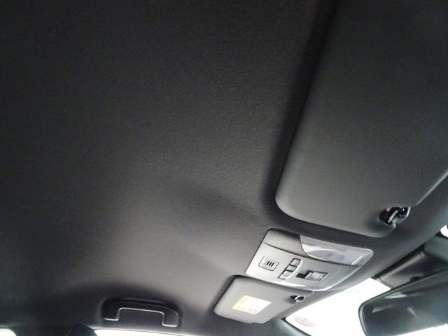 �������̂Ȃ��V�䂪�A�ԓ�������ɍL�����������Ă���܂��B