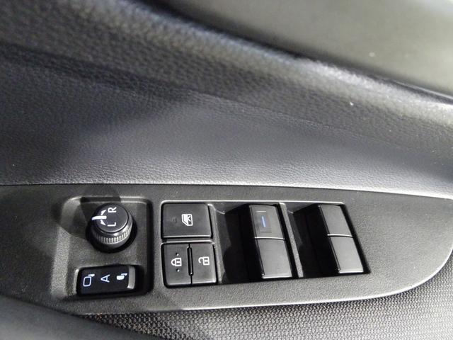 �p���N�C���L�b�g�t���B�X�y�A�^�C���̑���Ƀp���N�C���L�b�g�������t�����Ă��܂��B